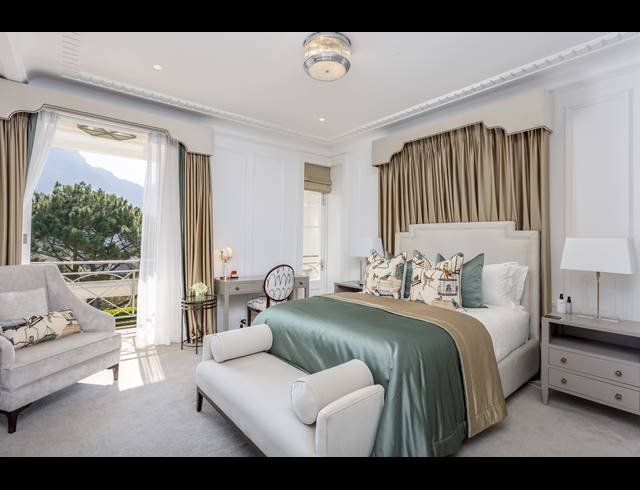 6 BEDROOM FREESTANDING TO LET IN BISHOPSCOURT